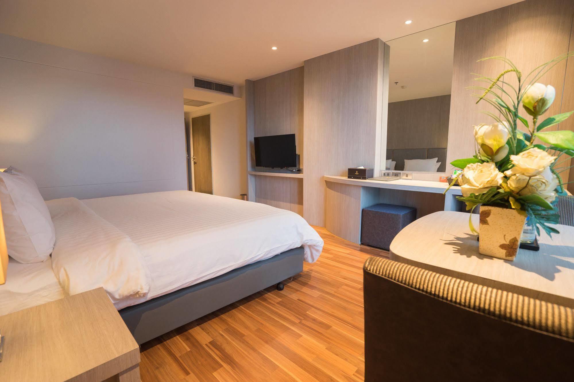 New Season Square Hotel Hat Yai Exterior foto